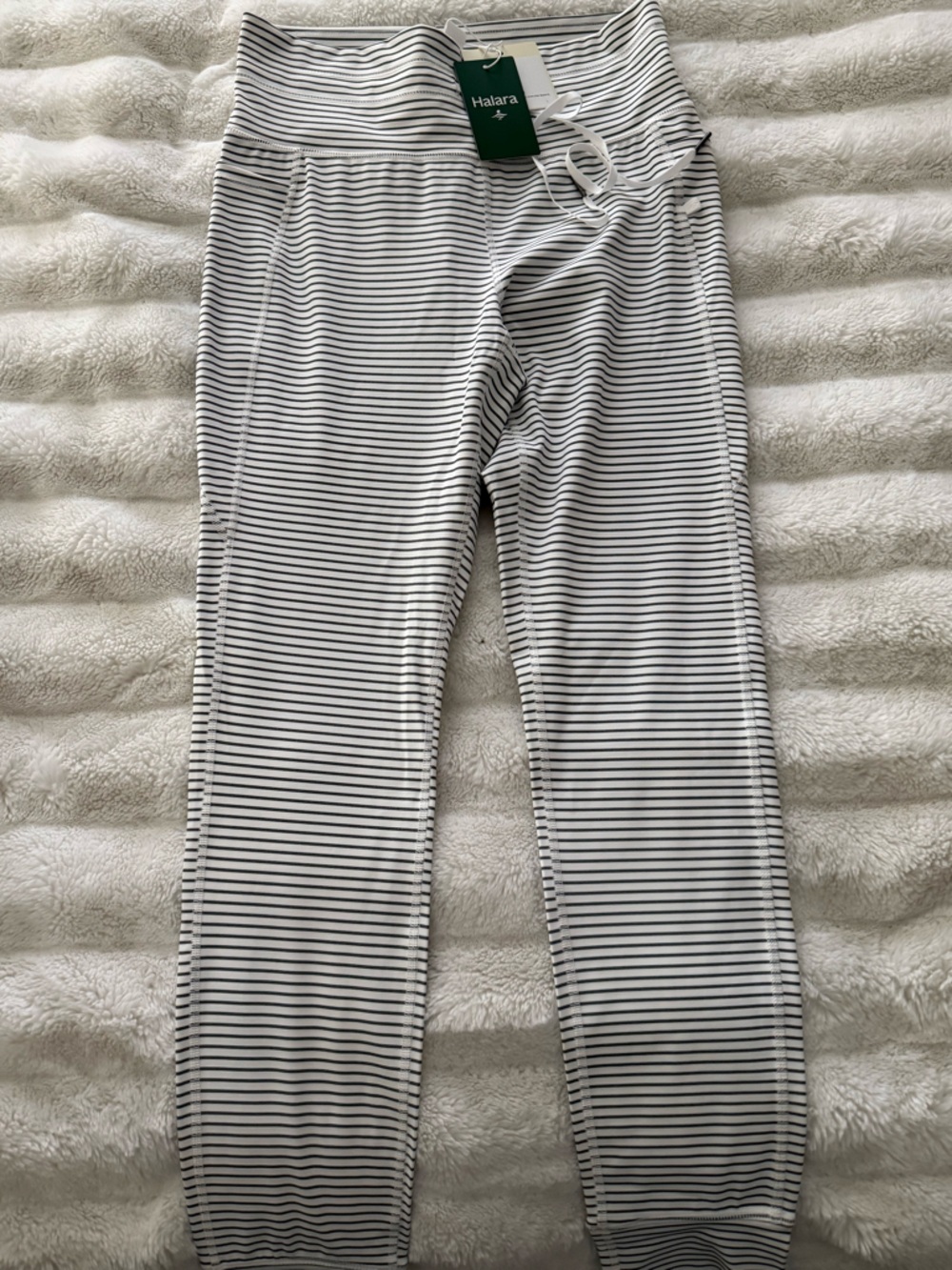 HALARA Black and White Striped Leggings